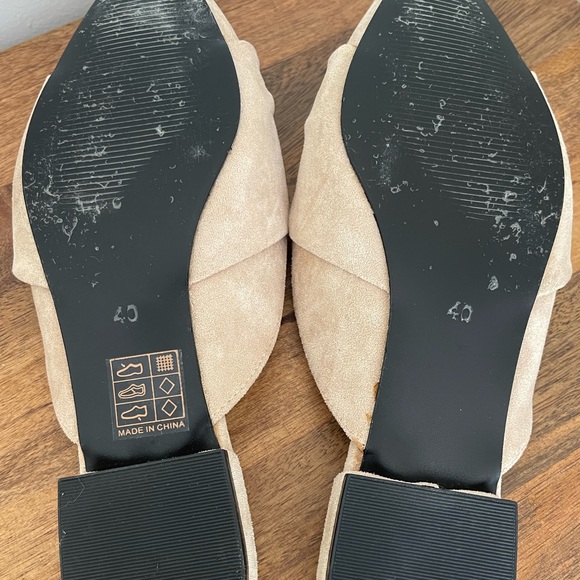 Beautiful Velvet Suede Mule Slides - Picture 4 of 4